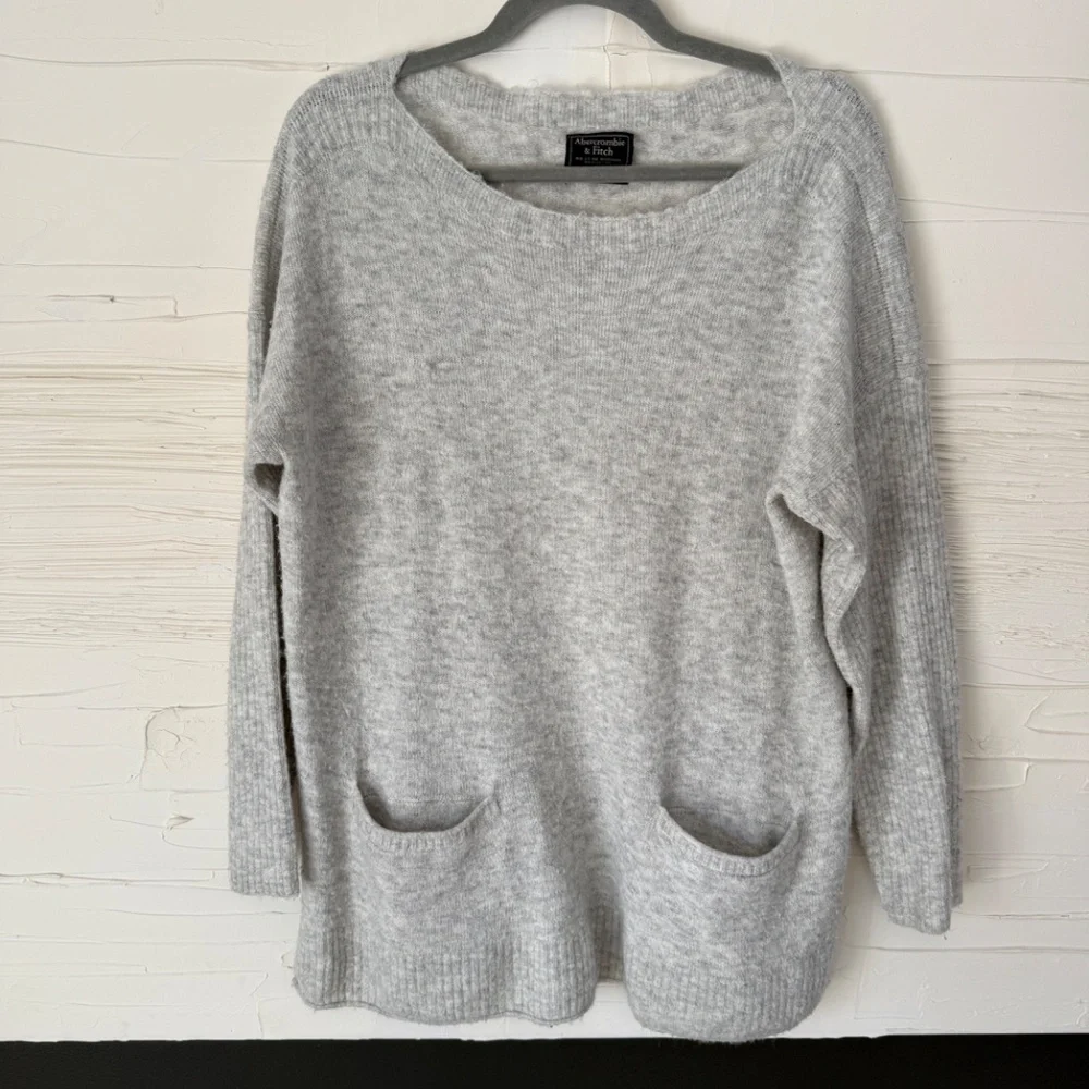 Abercrombie Super Soft Two-Pocket Sweater | Size M - Picture 2 of 7